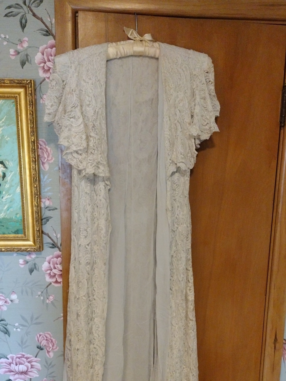1930s Lace Dressing Gown - Picture 8 of 13